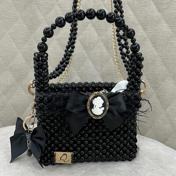 Black Elegance with a Classic Vintage Touch