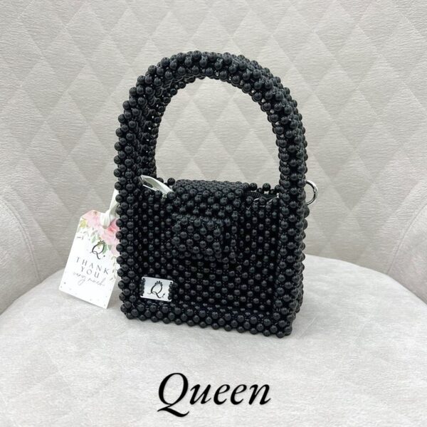 queen.beadsbag_1747337704_3633254460803688901_73751574852
